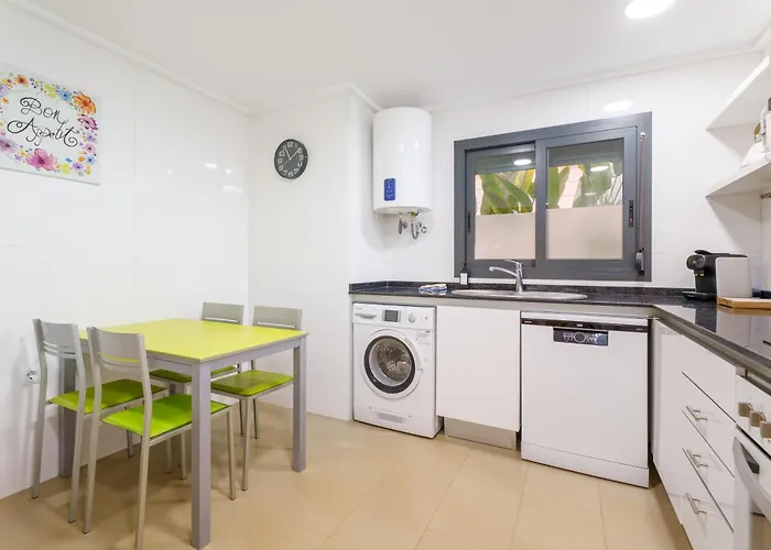 Hogar Brisa De Marinas Acogedor Con Amplia Terraza Y Acceso Directo A Piscinas-comfortable With Spacious Terrace And Direct Pool Access *