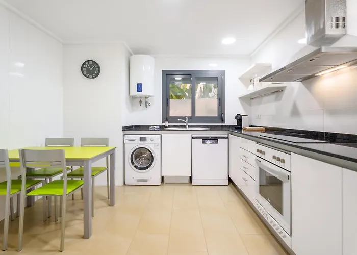 Hogar Brisa De Marinas Acogedor Con Amplia Terraza Y Acceso Directo A Piscinas-comfortable With Spacious Terrace And Direct Pool Access شقة *